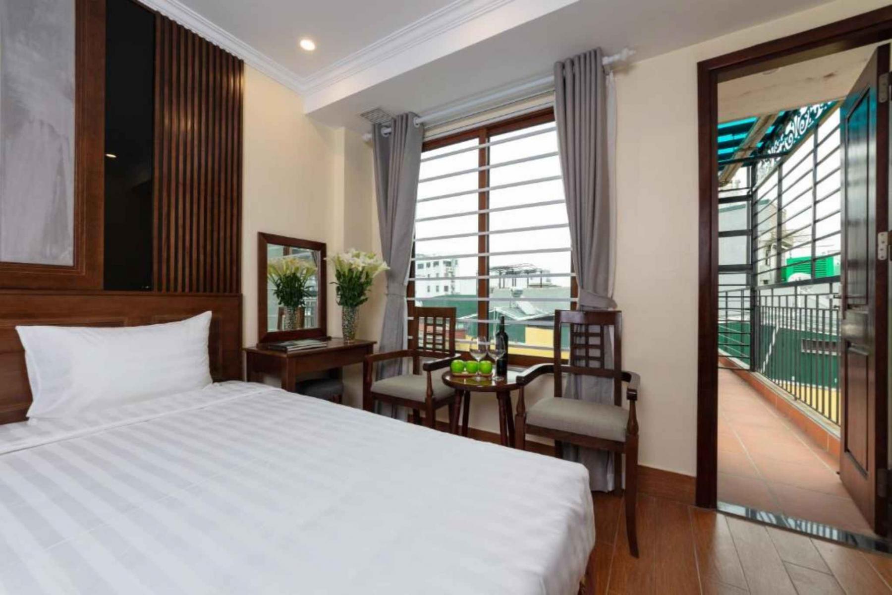 phòng deluxe với hai giường đơn tại The West Hotel & Spa 